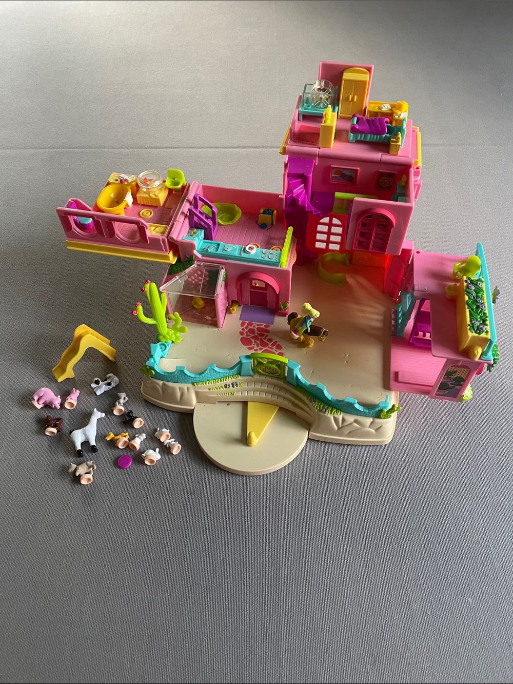 Polly Pocket Hacienda Set